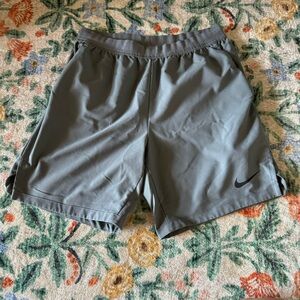Men’s Nike Pro short with pockets